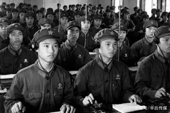 [电报收发员电话接线员]打电话报警时应和接线员如何报告
