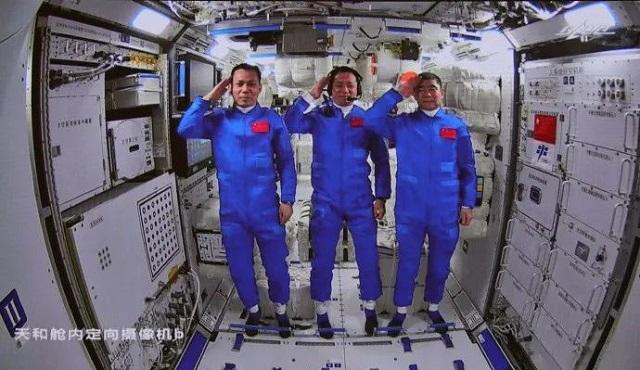 [6名航天员将共同在太空出差]3位航天员太空出差都带了什么!