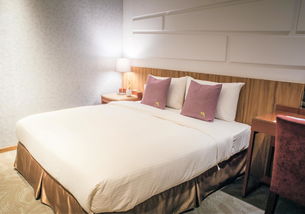 adjoining-adjoining rooms