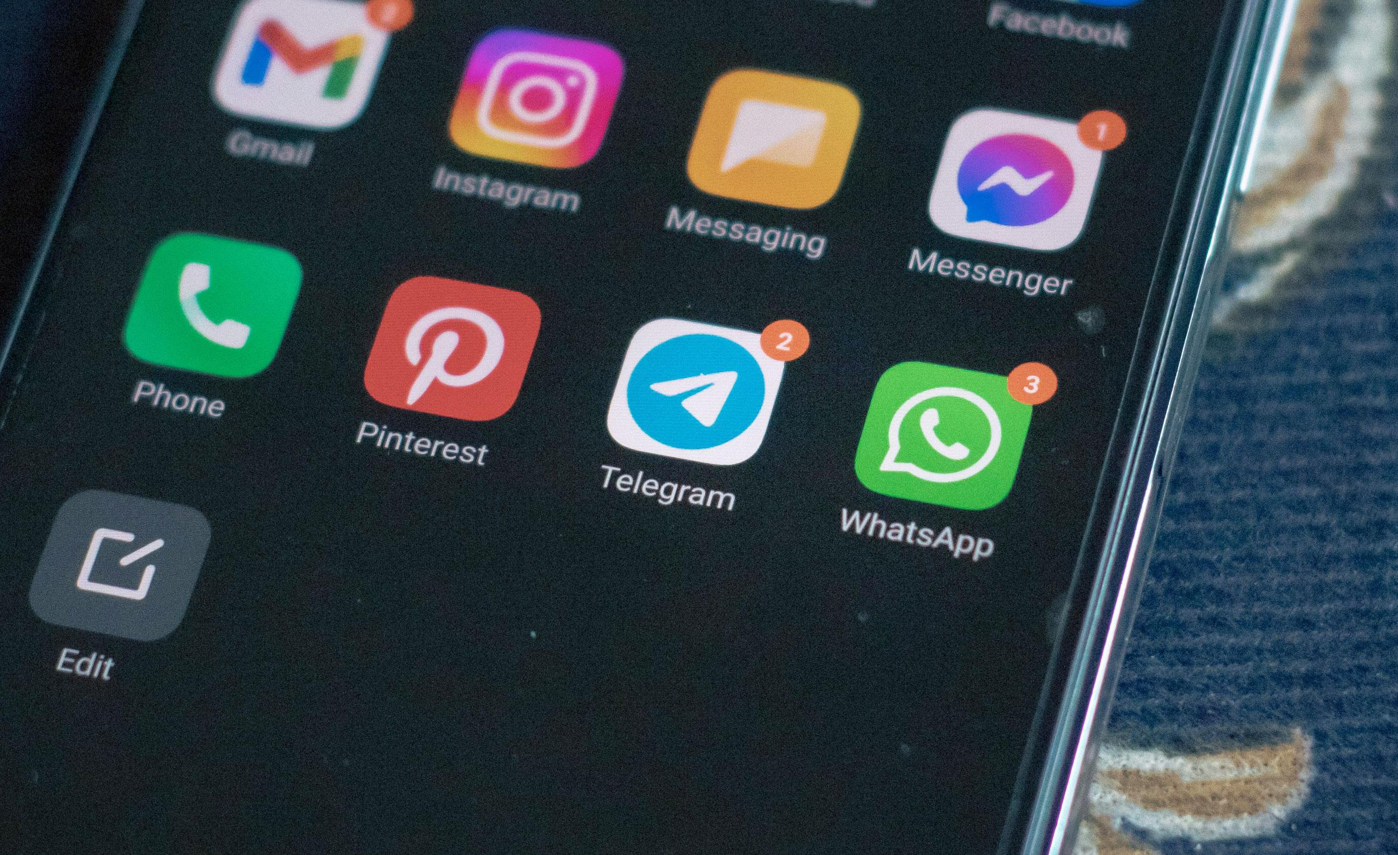 whatsapp和微信一样吗,whatsapp和whatsapp messenger一样吗