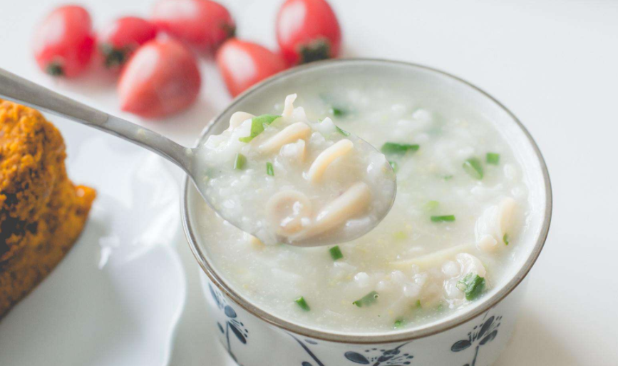 breakfast中文翻译,breakfasting翻译